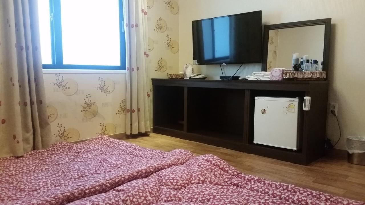 Hill Park Hotel Чеджу Екстериор снимка